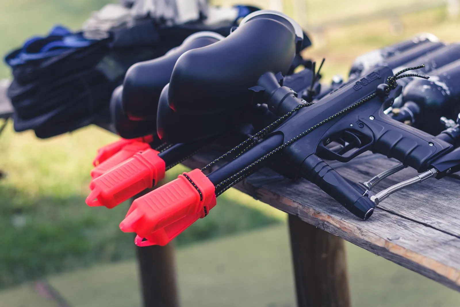 Pods et harnais de paintball : emporter ses billes en partie